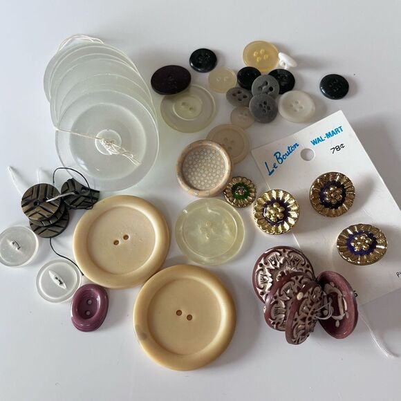 Vintage Buttons Lot - Picture 1 of 5